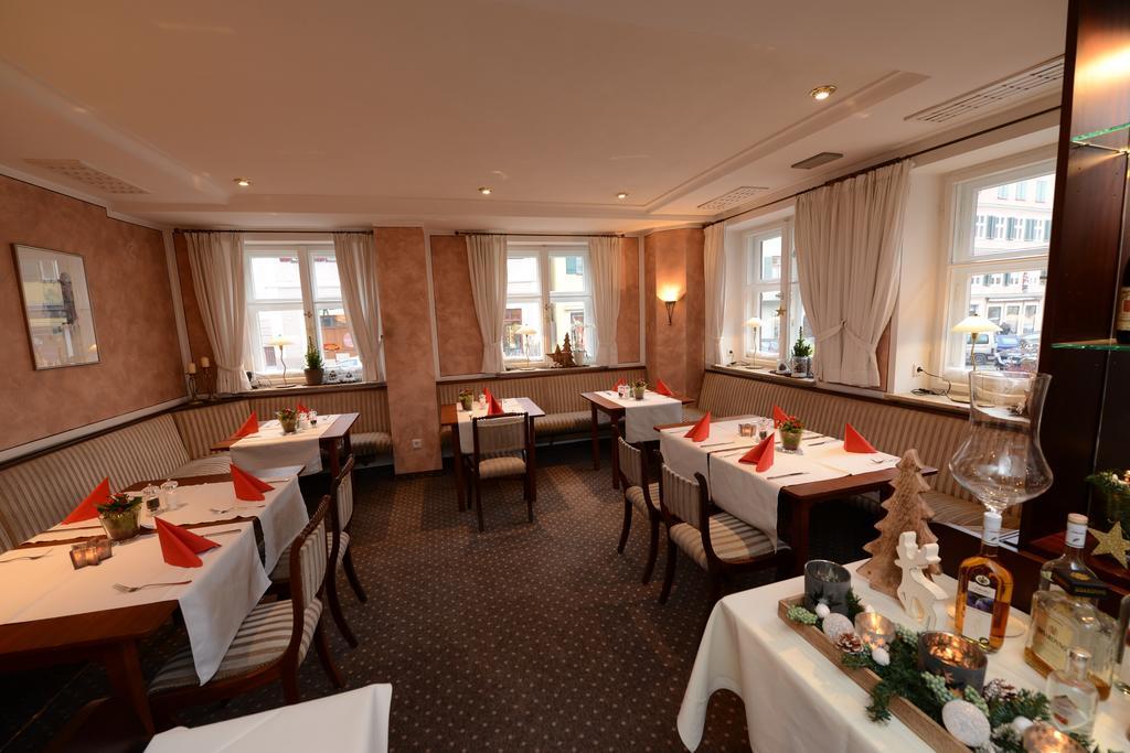Hotel Eisenkrug دينكلسبهل المظهر الخارجي الصورة