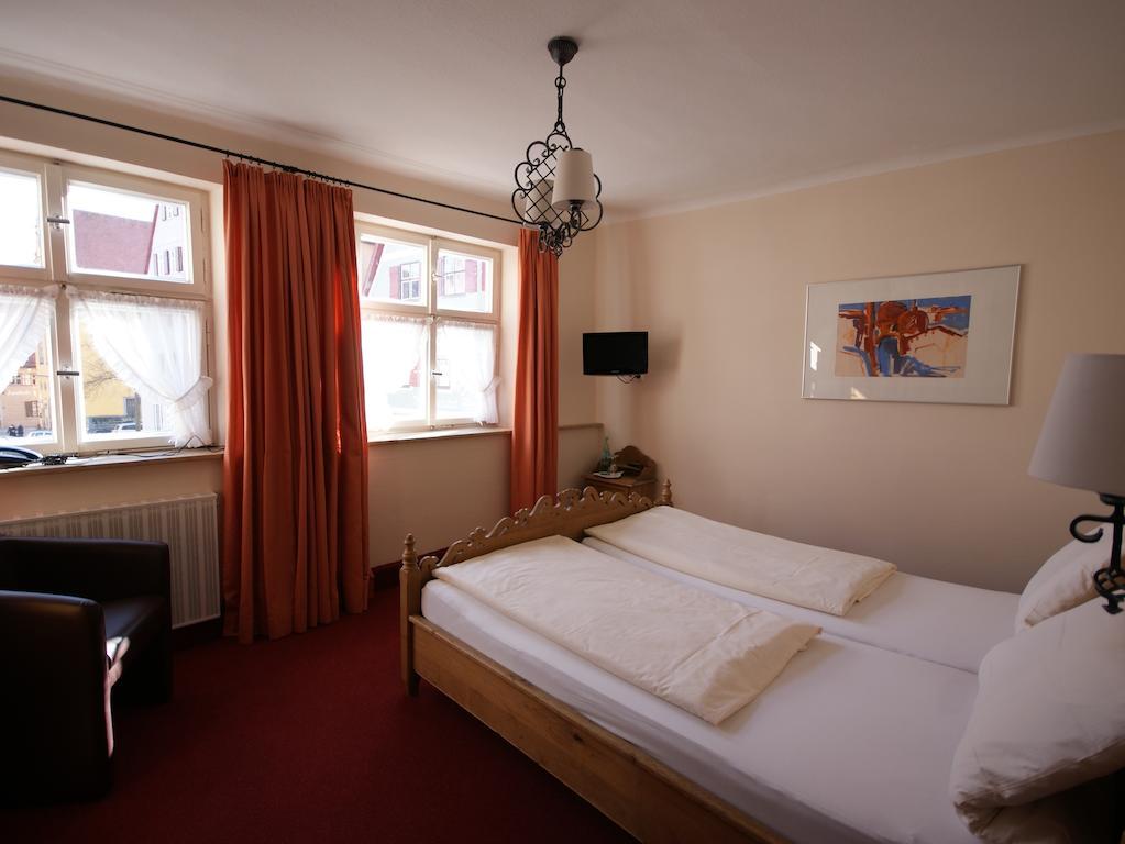 Hotel Eisenkrug دينكلسبهل الغرفة الصورة