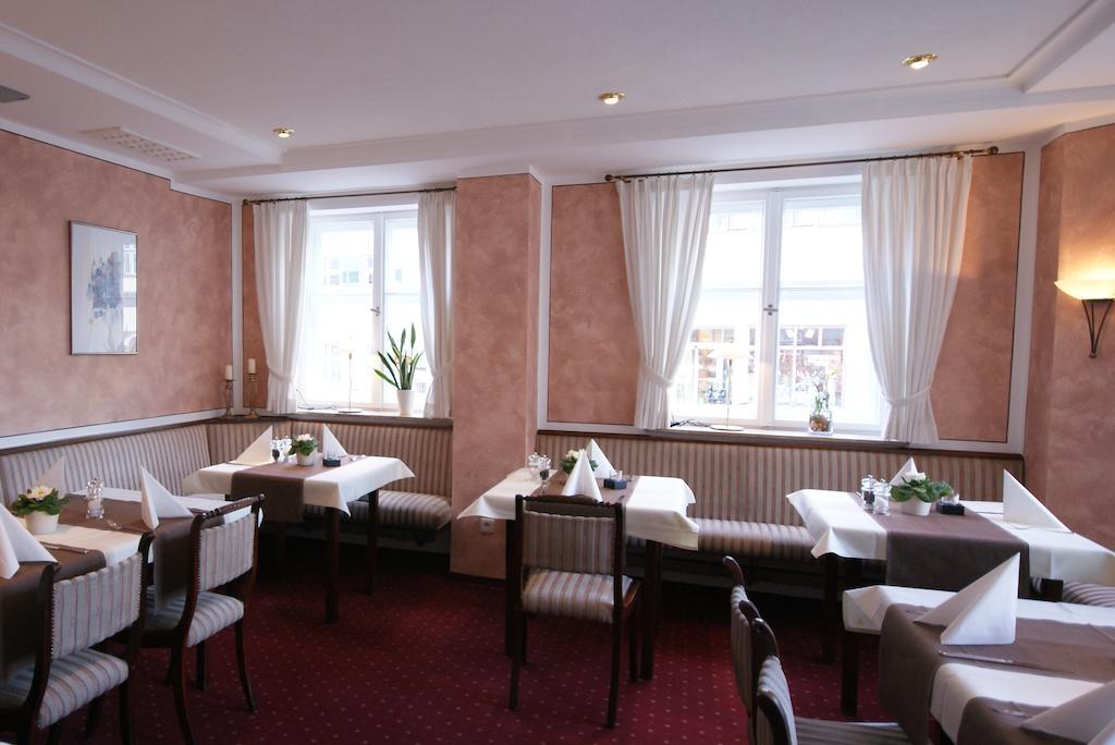 Hotel Eisenkrug دينكلسبهل المظهر الخارجي الصورة